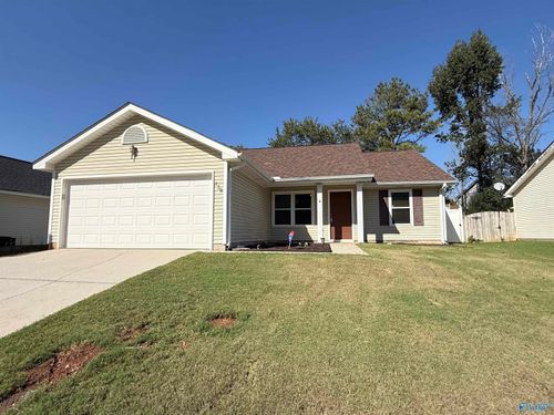 130 Sandy Hollow Dr Nw, Madison, AL, 35757-6861 | Card Image