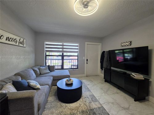22-18-6605 W 26th Dr, Hialeah, FL, 33016-2841 | Card Image