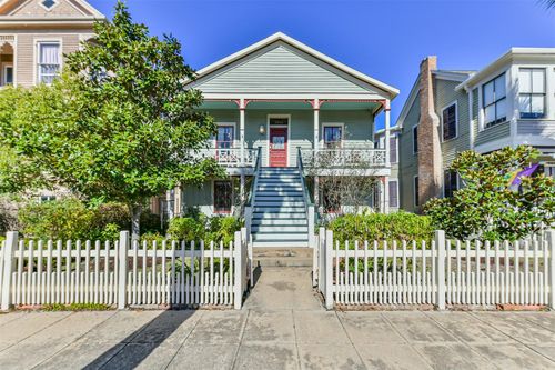 1814 Avenue K, Galveston, TX, 77550-4921 | Card Image