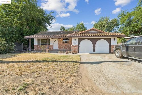 501 De Fremery Dr, Brentwood, CA, 94513-2139 | Card Image