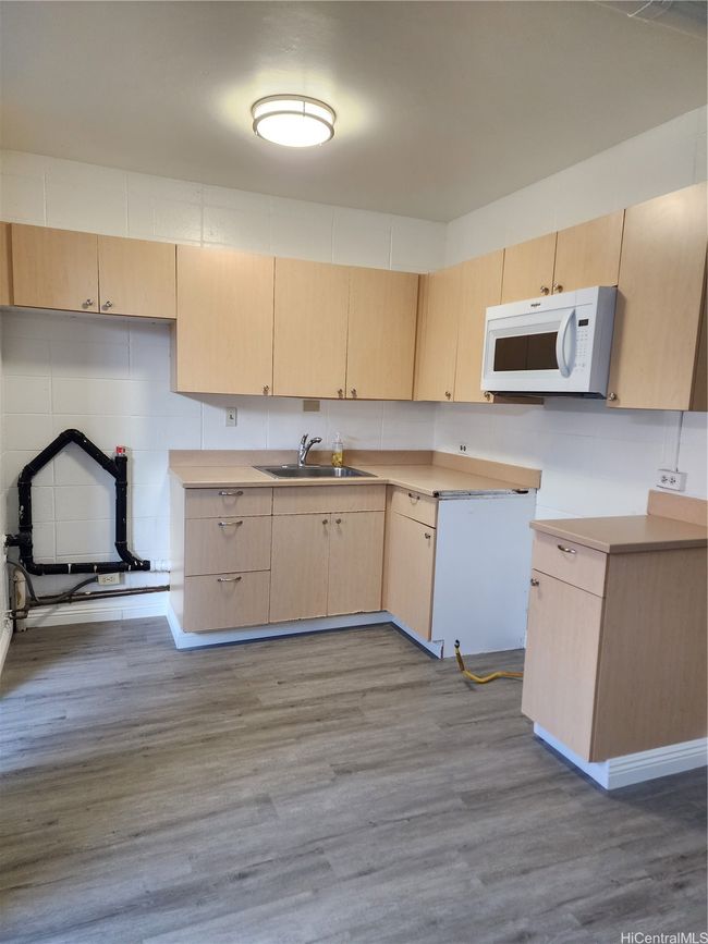 APT-109 - 2050 Nuuanu Ave, Condo with 2 bedrooms, 1 bathrooms and 1 parking in Honolulu HI | Image 7