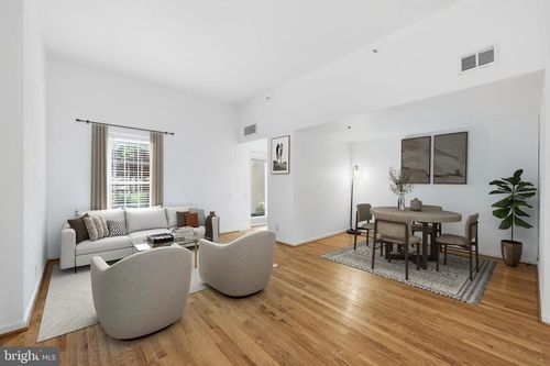 apt-c010-301 Race St, PHILADELPHIA, PA, 19106-1840 | Card Image