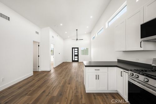 B Capital St, Costa Mesa, CA, 92627 | Card Image