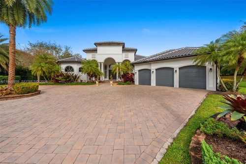 12401 N Stonebrook Cir, Davie, FL, 33330-1295 | Card Image