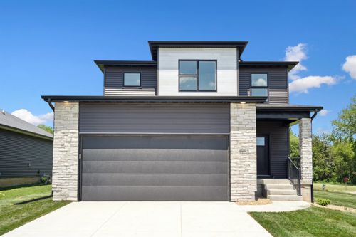 3903 Broomfield Dr, Cedar Falls, IA, 50613-9250 | Card Image