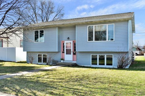 907 E 4th St, Winona, MN, 55987-4604 | Card Image
