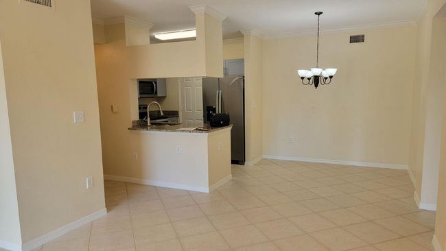 APT-304 - 6533 Emerald Dunes Dr, Condo with 2 bedrooms, 2 bathrooms and null parking in West Palm Beach FL | Image 10
