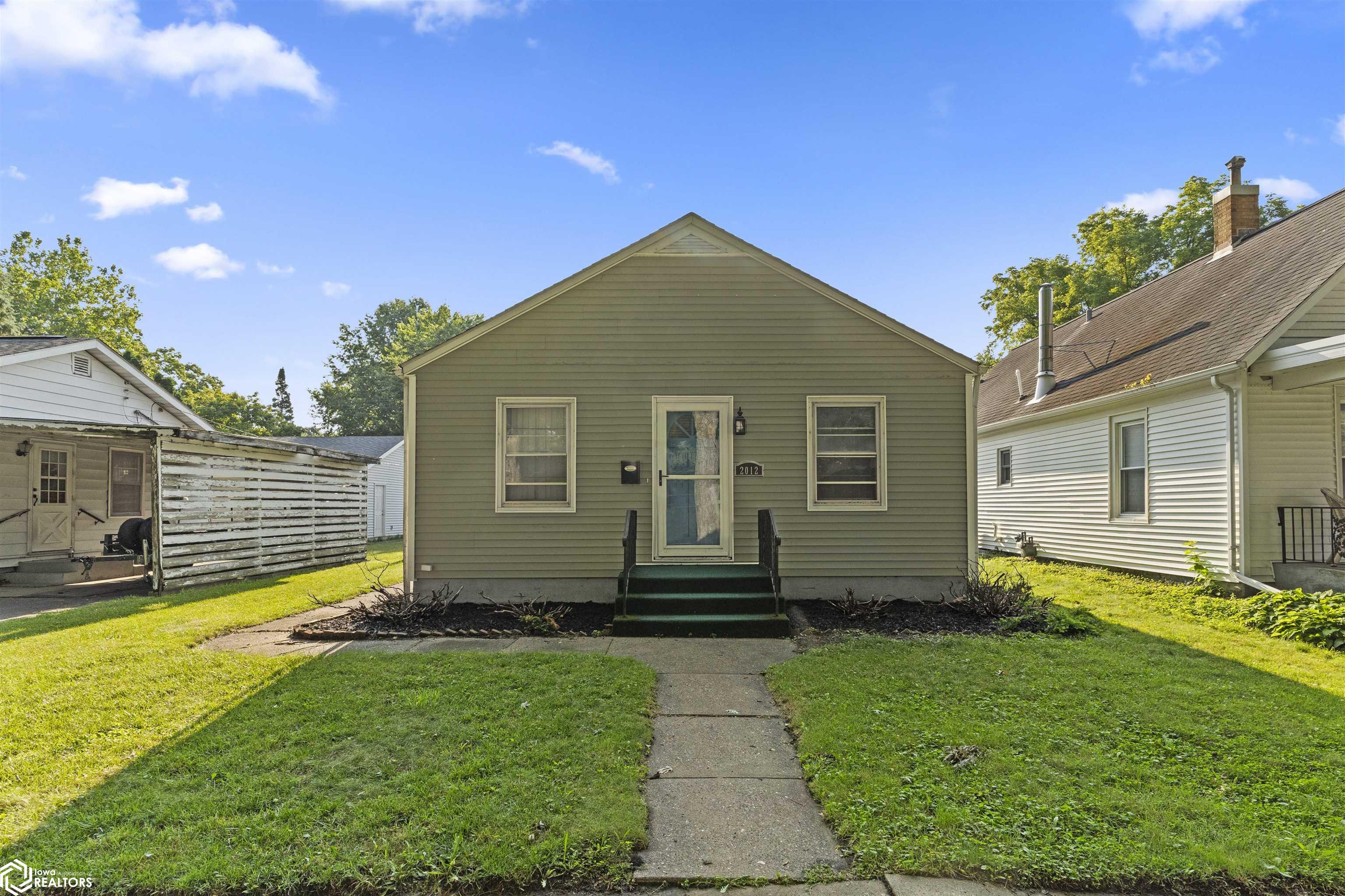 15th St, Burlington, IA 52601
