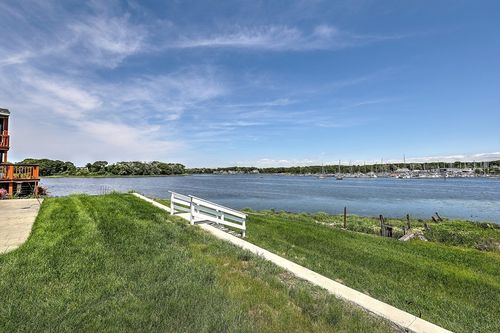 124-122 Riverside Dr, Riverside, RI, 02915-4723 | Card Image