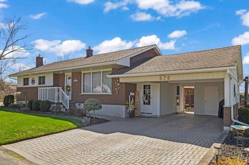 576 17th Ave, Hanover, ON, N4N3A9 | Card Image