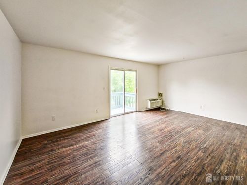 apt-202-20 Delar Pkwy, Franklin Park, NJ, 08823-1319 | Card Image
