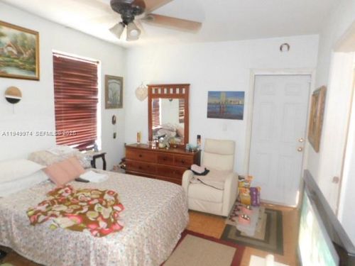 424 Ne 72nd St, Miami, FL, 33138-5018 | Card Image