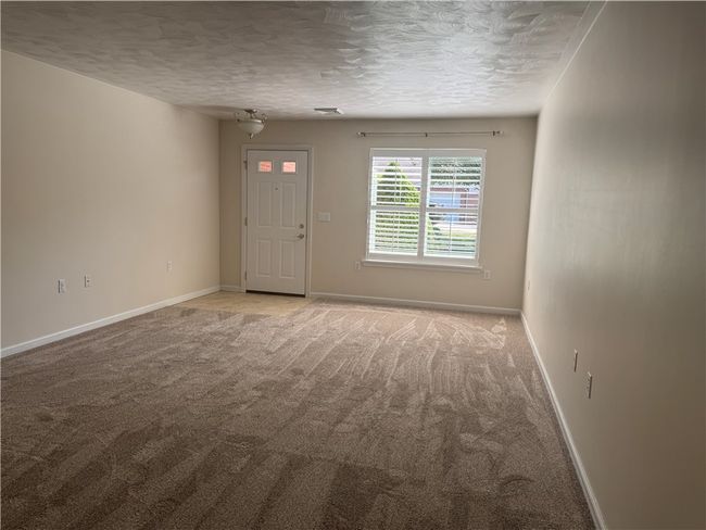 1523 Timothy Dr, Condo with 2 bedrooms, 1 bathrooms and 1 parking in Derry Twp PA | Image 7