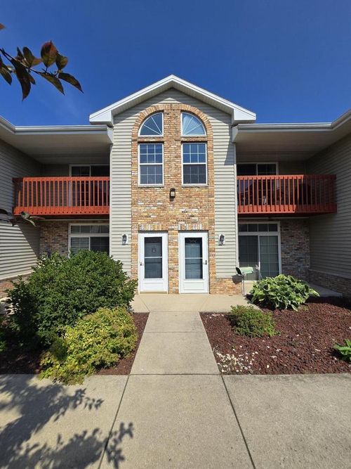 13-6198 S Creekside Drive, Cudahy, WI, 53110 | Card Image