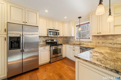 a-595 Heritage Vlg, Southbury, CT, 06488-1420 | Card Image