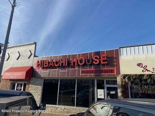 17 N Main St, Bowman, ND, 58623-4021 | Card Image