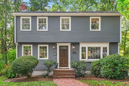 210 Hobart St, Hingham, MA, 02043-3040 | Card Image