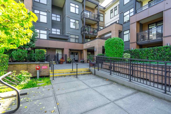 312 - 20068 Fraser Highway, Condo with 2 bedrooms, 2 bathrooms and 2 parking in Langley BC | Image 4