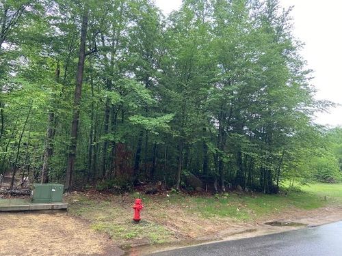 65 S Peak Rd, Lincoln, NH, 03251 | Card Image