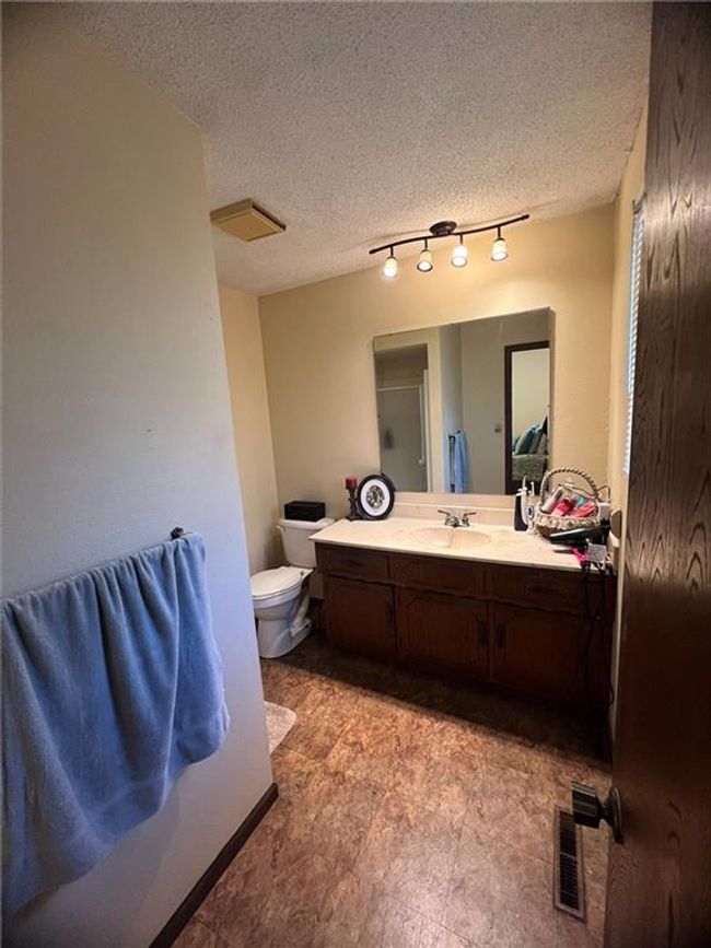 512 W Mckinley St, House other with 3 bedrooms, 3 bathrooms and null parking in Frontenac KS | Image 12