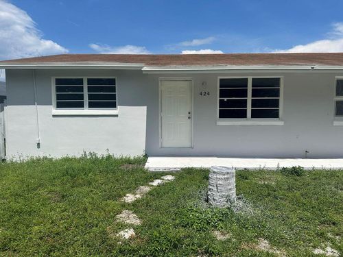 422 Caroline Ave, West Palm Beach, FL, 33413-1825 | Card Image