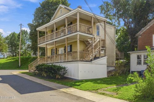 24 Dubuque St, Rensselaer, NY, 12144-2331 | Card Image