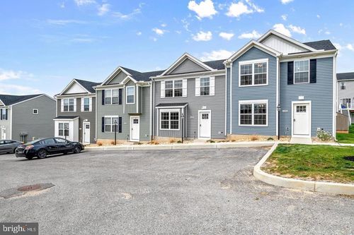 260 Beechwood Way, HANOVER, PA, 17331-8177 | Card Image