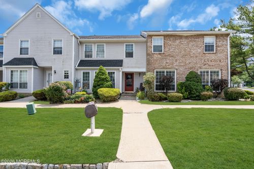 200 Franklin Pl, Morganville, NJ, 07751-1703 | Card Image