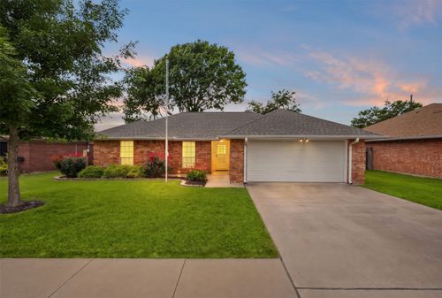 1013 Park Place Blvd, Midlothian, TX, 76065-5197 | Card Image