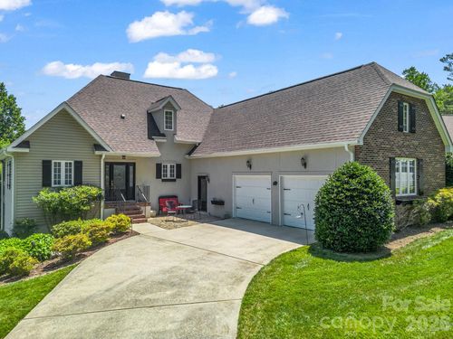 29 Spring Heights Ct, Hendersonville, NC, 28791-2497 | Card Image
