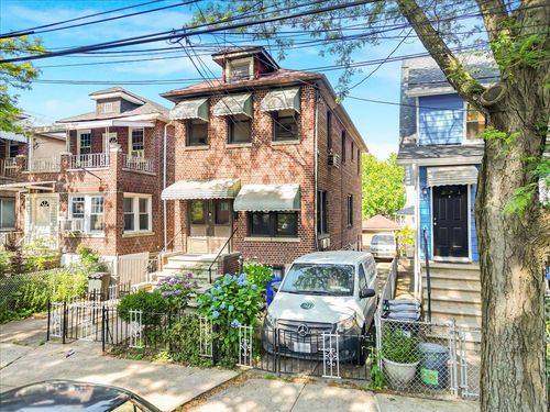4026 Wickham Ave, Bronx, NY, 10466-2233 | Card Image