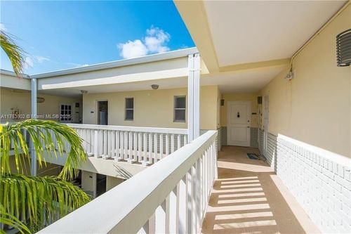 apt-404c-2420 Se 17th St, Fort Lauderdale, FL, 33316-3105 | Card Image