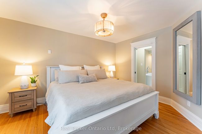 233 4 Th St E, House other with 3 bedrooms, 3 bathrooms and 4 parking in Owen Sound ON | Image 23
