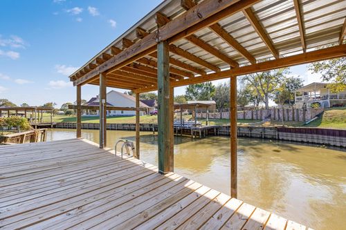 214 Adams Arc, Livingston, TX, 77351-1056 | Card Image