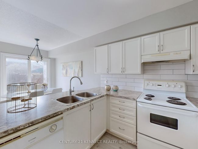 249 Stanley St, House attached with 3 bedrooms, 3 bathrooms and 2 parking in Barrie ON | Image 15