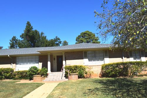 1011 Hilltop Dr, Palestine, TX, 75801-5229 | Card Image