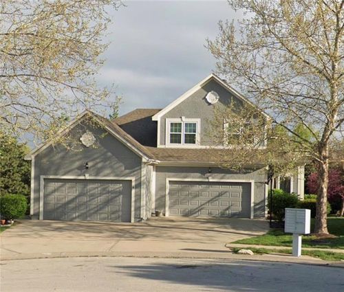 7317 Silverheel St, Shawnee, KS, 66227-2104 | Card Image