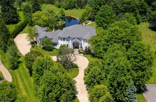 25 Brandon Ct, Moreland Hills, OH, 44022-2036 | Card Image