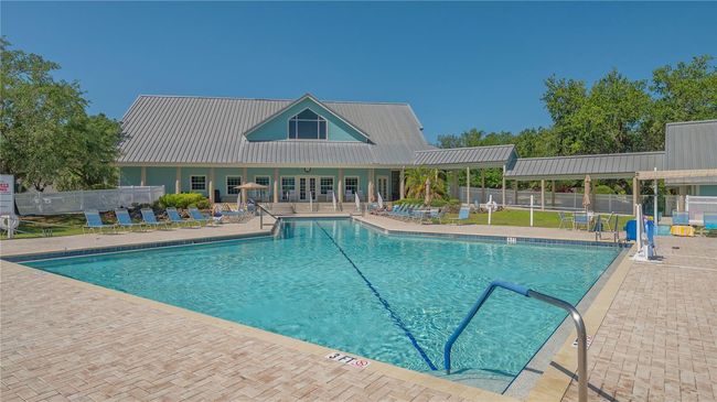 UNIT-305 - 19325 Water Oak Dr, Condo with 2 bedrooms, 1 bathrooms and null parking in PORT CHARLOTTE FL | Image 32