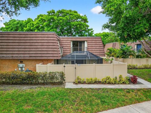 7114 71st Way, West Palm Beach, FL, 33407-6752 | Card Image