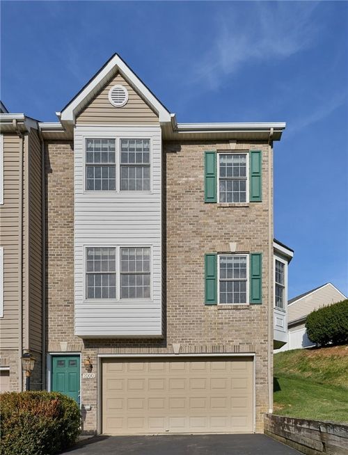 2000 Ashburn Ct, Jeannette, PA, 15644-4746 | Card Image