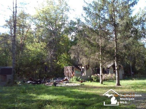 4110 W Temperance Rd, Ottawa Lake, MI, 49267-8712 | Card Image