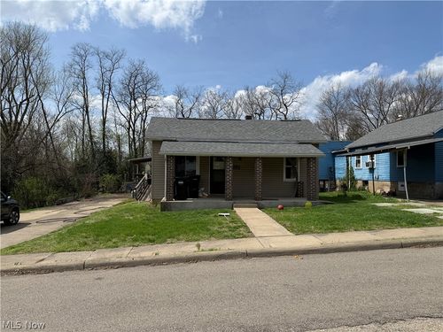 551 Carey St, Zanesville, OH, 43701-4801 | Card Image