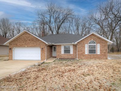 428 Ravenwood Circle, House other with 3 bedrooms, 2 bathrooms and null parking in Neosho MO | Image 1