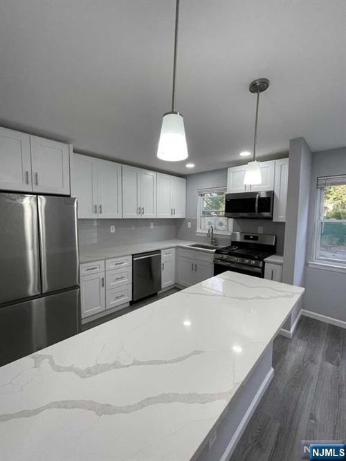 20C Lakeview Ave, Leonia, NJ, 07605-3116 | Card Image