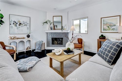 429 11th, Hermosa Beach, CA, 90254 | Card Image