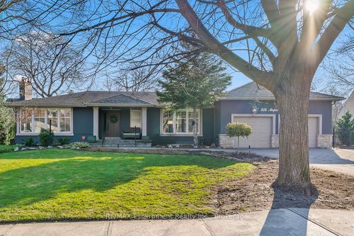 214 Maple Grove Dr, Oakville, ON, L6J4V3 | Card Image