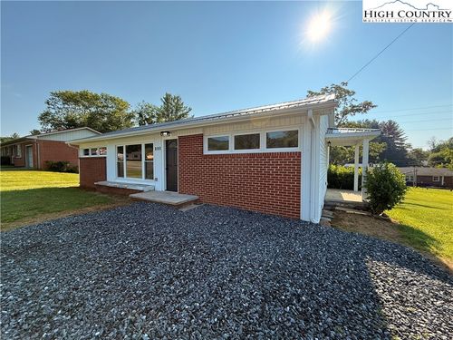 148 Brook Ln, West Jefferson, NC, 28694-7318 | Card Image