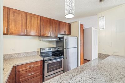 802 - 1415 Punahou Street, Home with 2 bedrooms, 1 bathrooms and 1 parking in Honolulu HI | Image 1