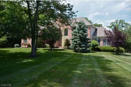 10 Aspen Ct, BELLE MEAD, NJ, 08502-5728 | Card Image